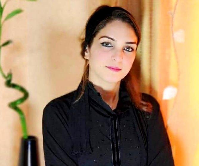 الفنانة التشكيلية رشا أبو زايد