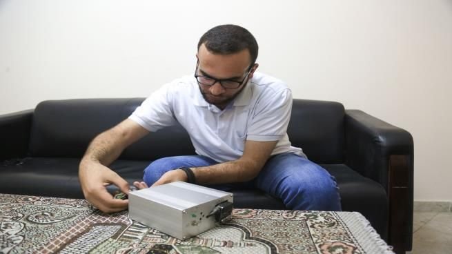 ابتكار محطة بث لا سلكية