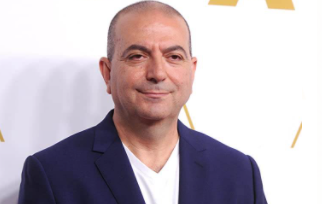 المؤلف والمخرج فلسطيني