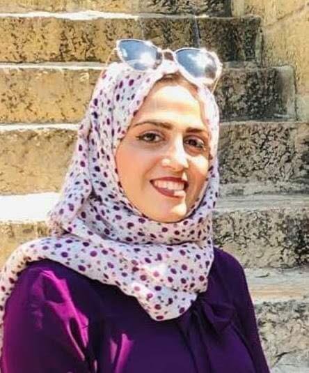 الفنانة التشكيلية سامية مصري